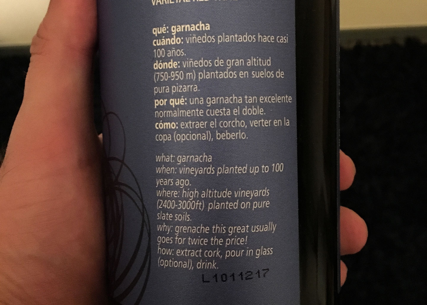 Snarky bi-lingual Evodia Garnacha label