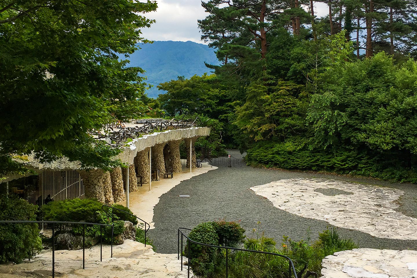 The odd, intriguing, mid-century grounds of the Itchiku Kubota kimono Museum